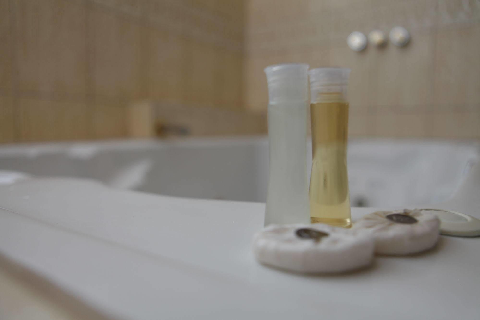 Villa Emilia Hostal Куенка Екстер'єр фото